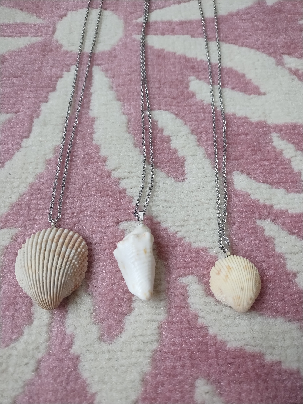 Handmade Shell Pendant Necklace – White Shell Beach Jewelry
